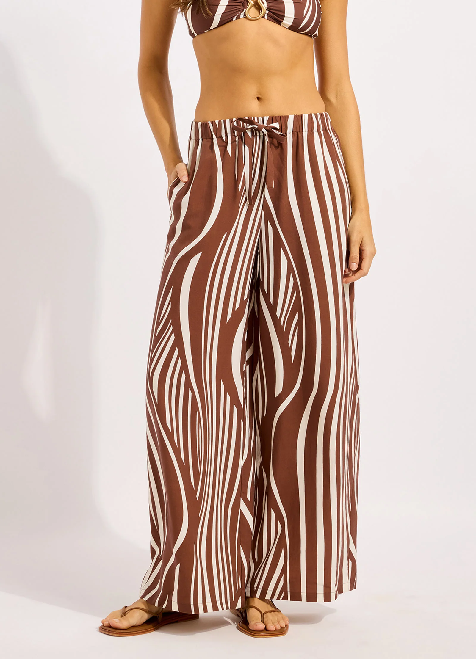 Coastline Drawcord Wide Leg Pant - Image 2